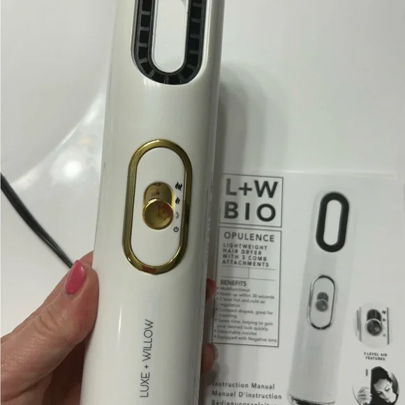 White and Gold Hair Straightener - Picture 4 of 5